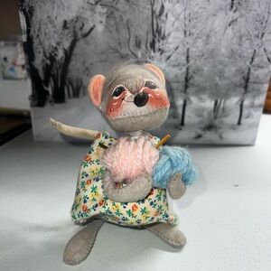 Annalee Gray Mouse with Floral Outfit